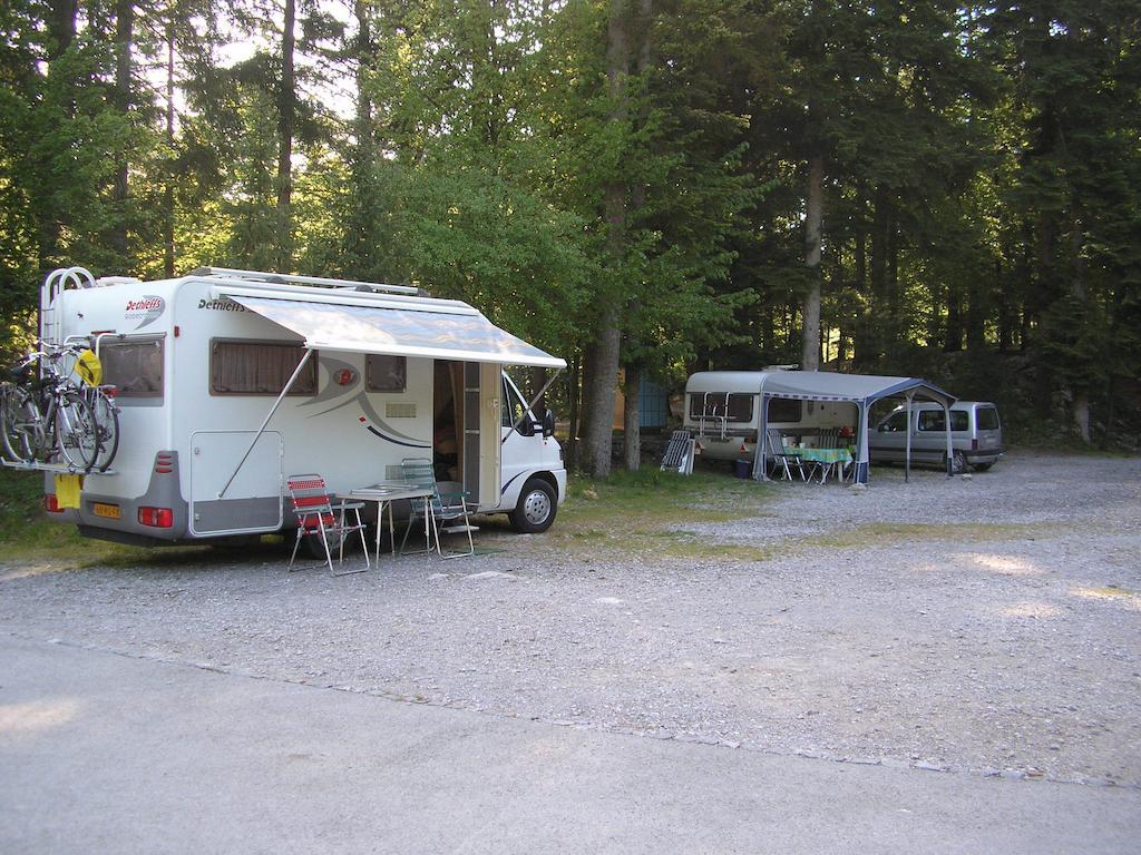 Camping Pivka Jama Постойна Екстериор снимка