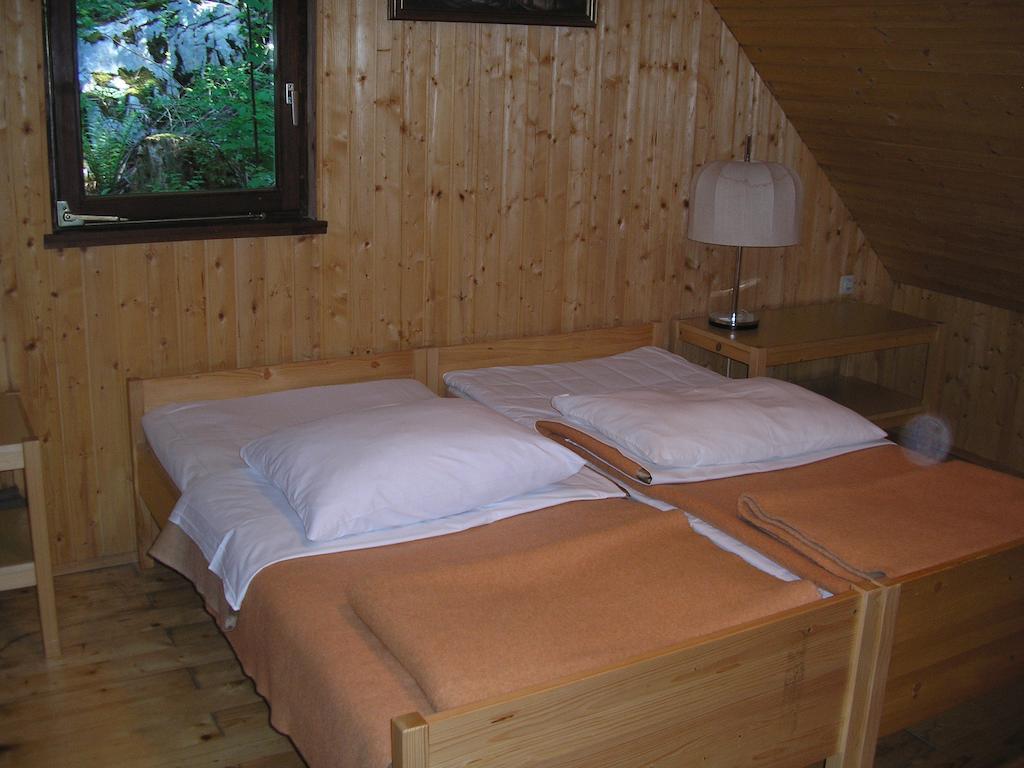 Camping Pivka Jama Постойна Стая снимка
